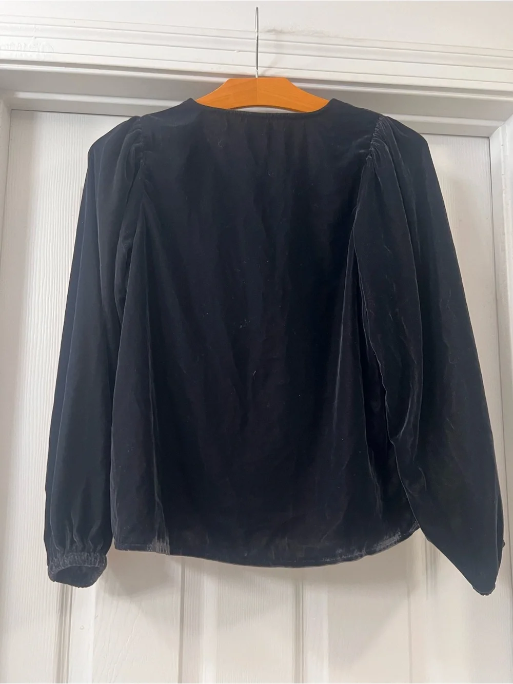 Old Navy Black Velvet Button-Front V-Neck Blouse Sz XS Casual/ workday